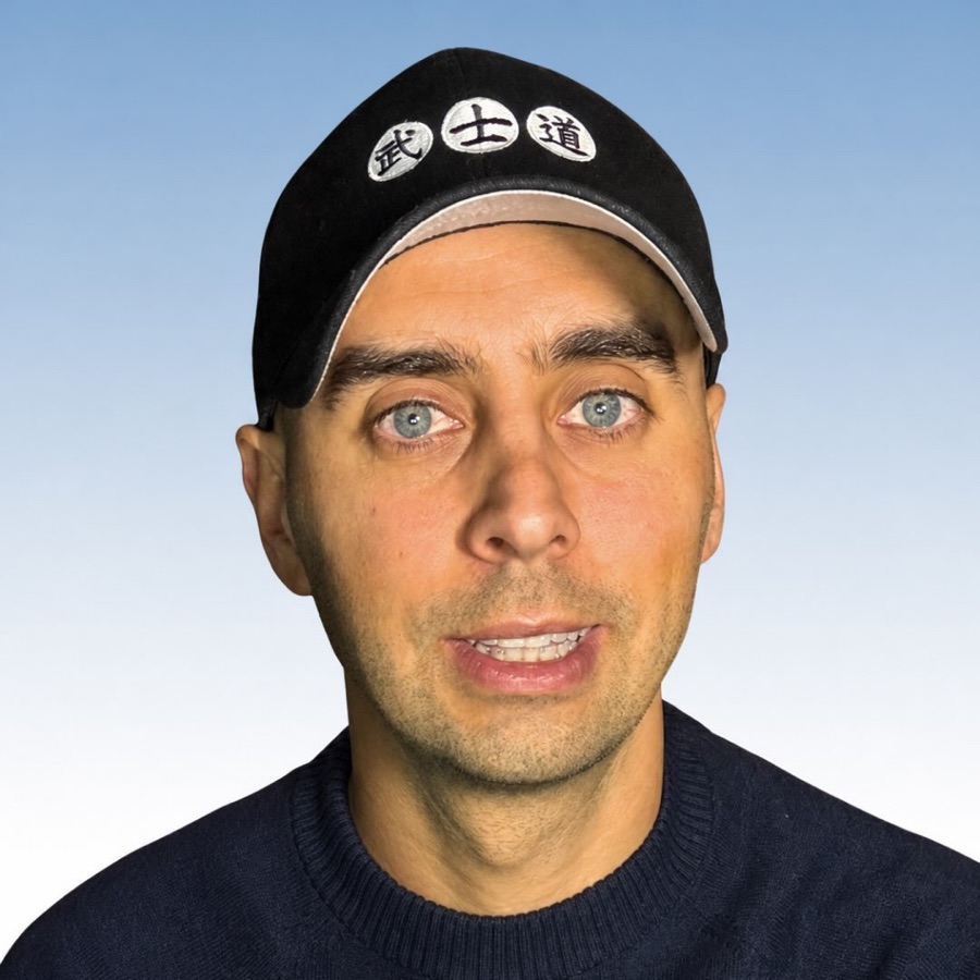 Adrián Vicente